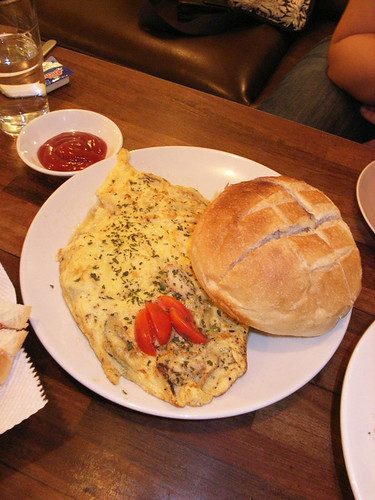 蘿勒香鮮菇蛋卷+法國麵包組合
