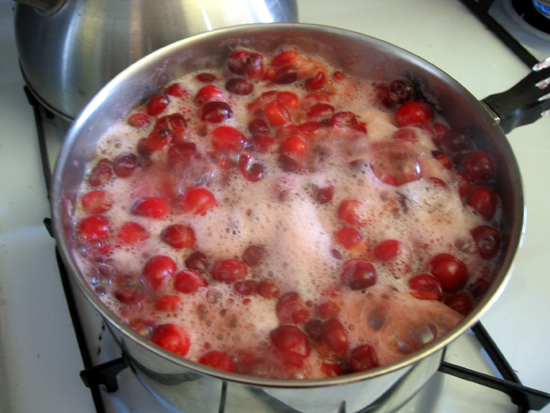 Cranberries Boiling (Click to enlarge)