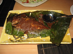 Singapore: Banana leaf grilled fish - red snapper