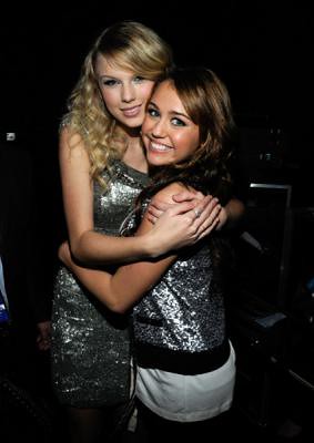 Taylor Swift and Miley Cyrus by iHeartJonasMiley&Demi.