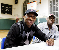 Omari Lawrence signs with St. John's