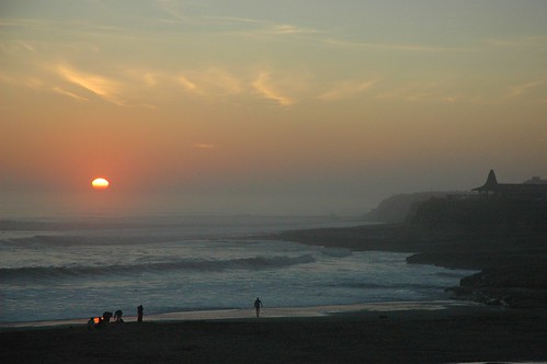 Watching the sun go down in Santa Cruz, California, USA by Wonderlane