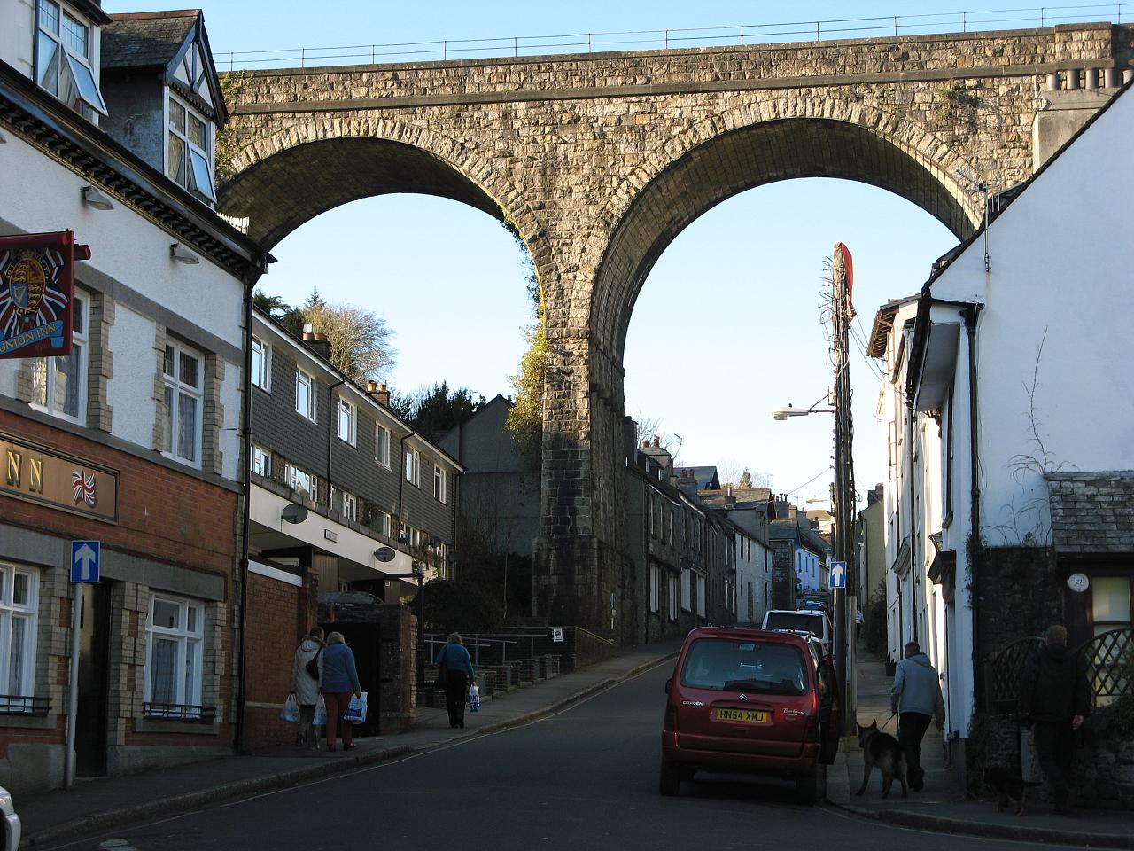 Tavistock by Phil Beard /></a><br>

©Phil Beard: An eight arch viaduct crossed the town. It carried the railway that connected Plymouth with Exeter and Waterloo. Construction was completed in 1889 and the track was in use from 1890 to 1968. (<A HREF=