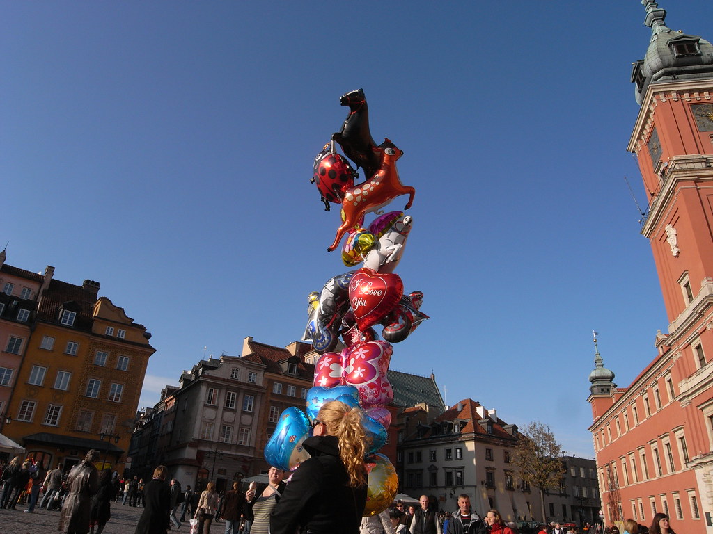 Balloon vendor in Warszawa Old Town