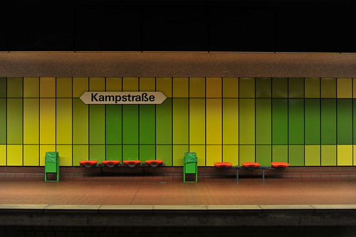 Kampstraße Subway station, Dortmund at night di stephanrudolph