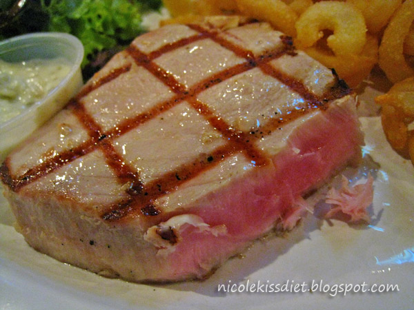 tuna steak medum rare