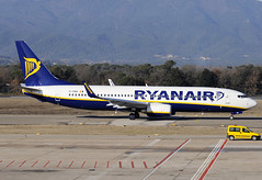 Ryanair B737-8AS EI-DWK GRO 13/01/2008