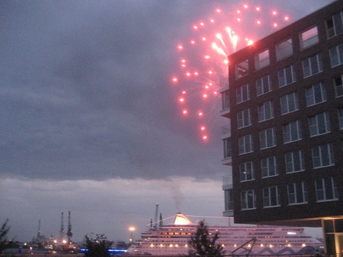 Hafencity festival fireworks by askpang.