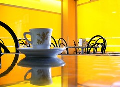 Time for a yellow coffee.... (by Loca....)