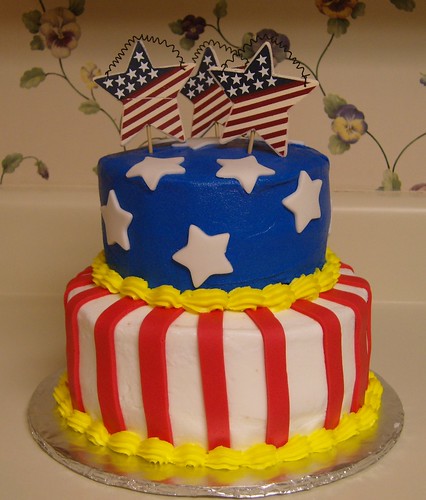 fourth of july cakes or cupcakes. Flag tier cake