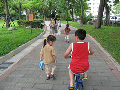 20080727-腳踏車借哥哥騎-15