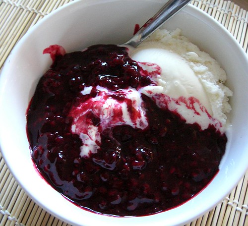 Blackberry flummery with frozen yogurt