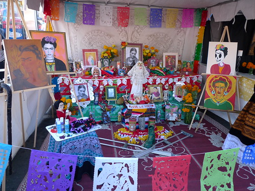 day of the dead mexico altar. Frida Kahlo Day of the Dead