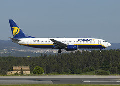 Ryanair B737-8AS EI-DAK GRO 20/05/2004