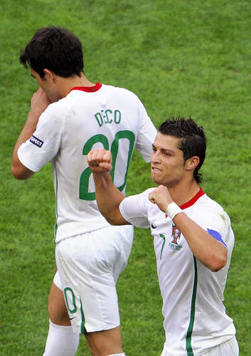 Cristiano Ronaldo celebrates his goal