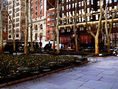 looking across Bryant Park to 40th St (photo Wikipedia Commons)