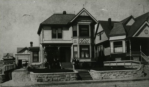 Kaiser House and Carriage House, Winston House