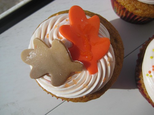 Thanksgiving cupcakes by kristin_a.