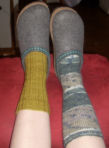 delinquent sock knitter with GREAT new clogs! 