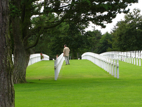 American cemetery, Colleville-sur-Mer (by: Dog Company/Dalton, creative commons license)