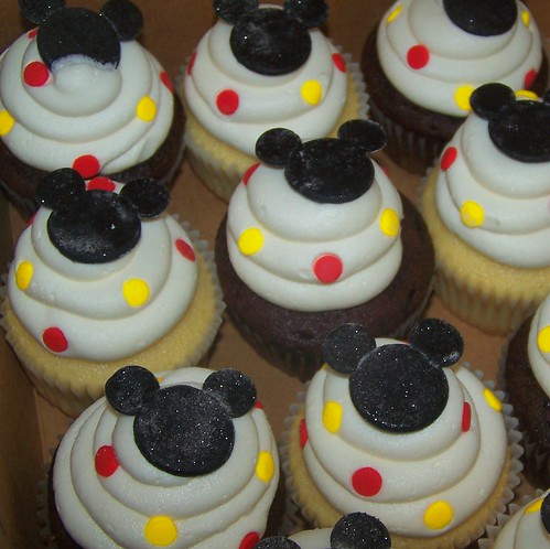 Images Of Mickey Mouse Cakes. Mickey Mouse cupcakes
