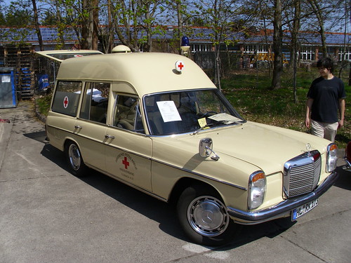 MercedesBenz W114 230 8 Binz Europ 1200 Ambulance 1973 1 L beck 2010