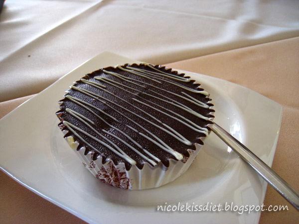 luxurious chocolate u hu hu cake