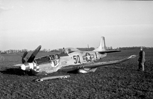 Warbird picture - P 51 Crash - Warbird crash