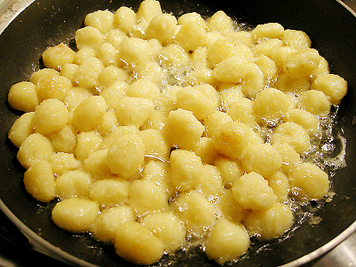 阿莫先生的奶油煎馬鈴薯麵疙瘩-Italy-081012