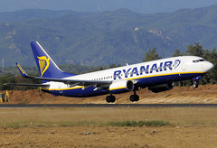 Ryanair B737-8AS EI-DWV GRO 04/10/2008