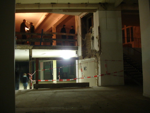 DEO Partylocation in einem ehemaligen Fitnessstudio. November 2006