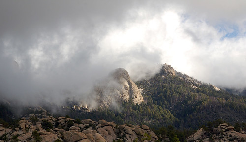 clouds and lemmon rock lookout