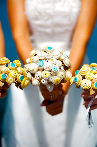 vintage button bouquets in action This last one is so sweet
