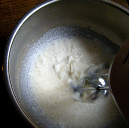 Whipping cream, low speed