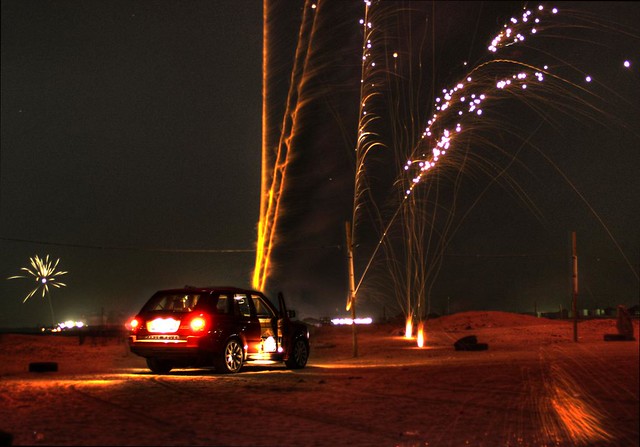 fire shot fireworks rr works kuwait landrover rangerover rangeroversport q8 in rrs ??? ?????? ???? ???? ????? ????? alwafra rangesport ?????? talalalmtn rangeroverinkuwait