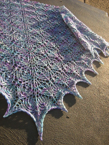 flowerbasket shawl FO may 08 016