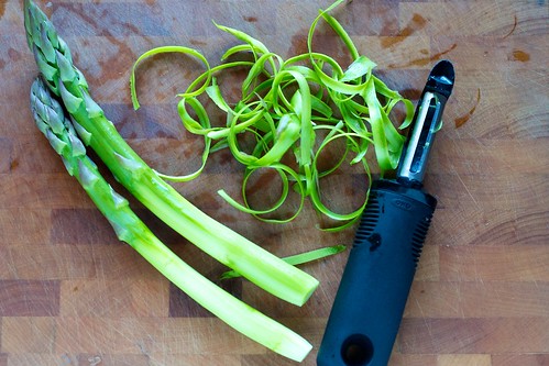 Peeled asparagus