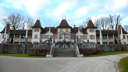 Castle Waldegg, Feldbrunnen