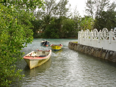 Boats in the lagune near Port Glaud on Mahe (Seychelles)