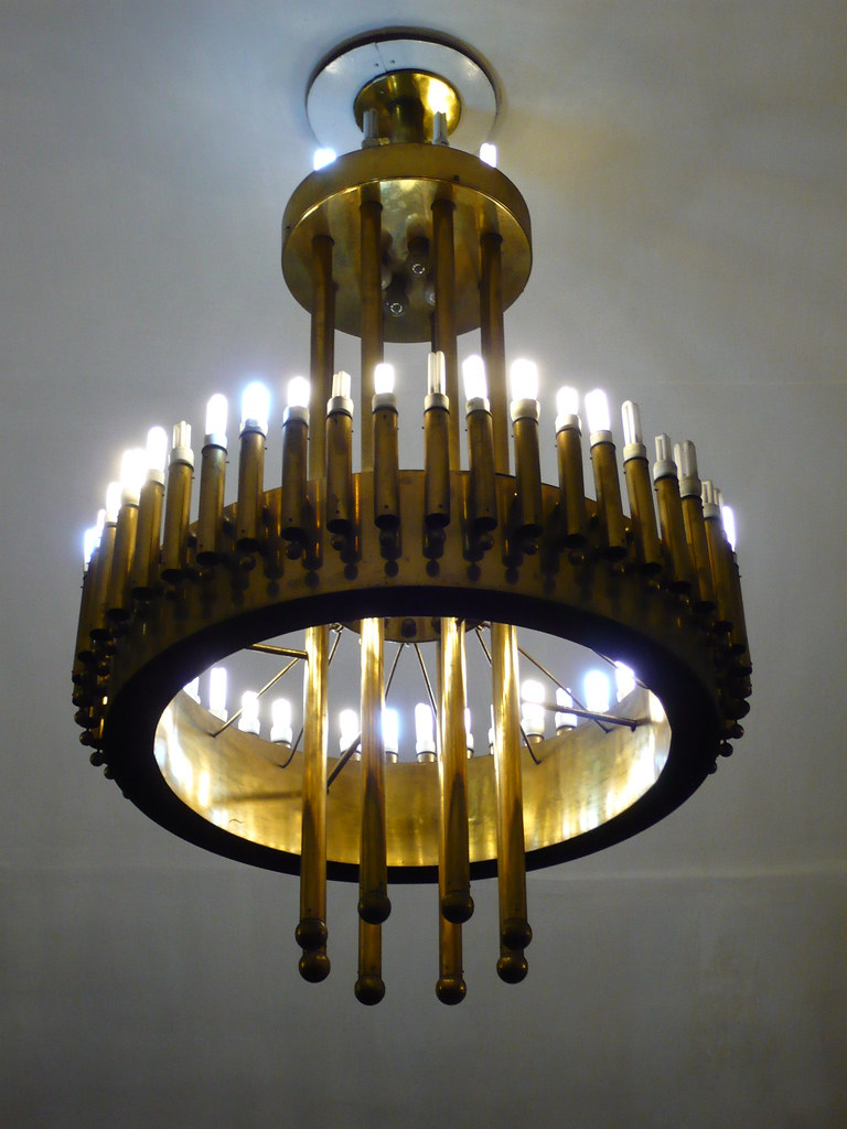 фото: metro chandelier