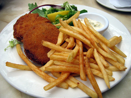 Salmon croquettes with salad, french fries and lime mayonnaise