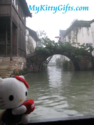 Hello Kitty's View of Arch Bridge in Wu Zhen