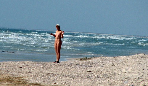 topless beach hunters voyeur movie pics: nudebeach
