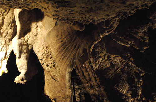 Dan-Yr-Ogof's Caves 02.jpg