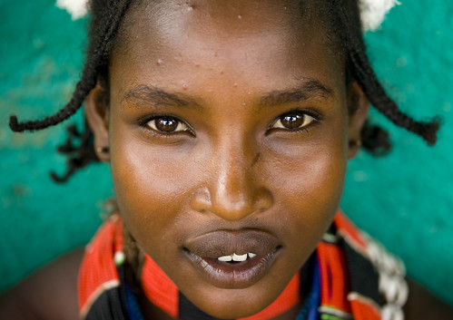 Miss Toro, a (very nice) Hamar girl Ethiopia