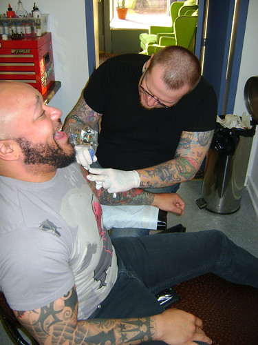 Ben tattoos Howard Jones of Killswitch Engage at Fate Tattoo.