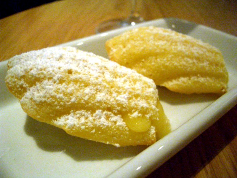 Madeleines with lemon curd