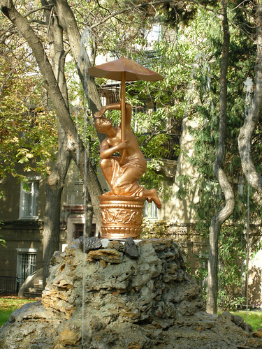 Fountain sculpture at the Theater garden of Odessa ©  Cubamemucho Odessa, Ukraine