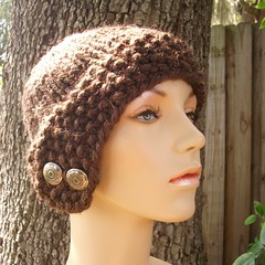Chunky Cloche Hat in Wood Brown