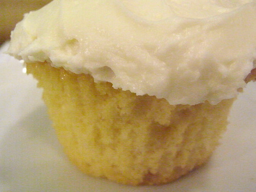 12-04 vanilla cupcake